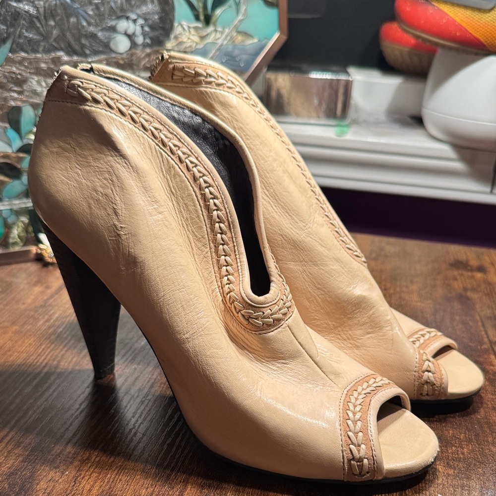 Vince Camuto Tan Peep-Toe Heels, Size 9, 5